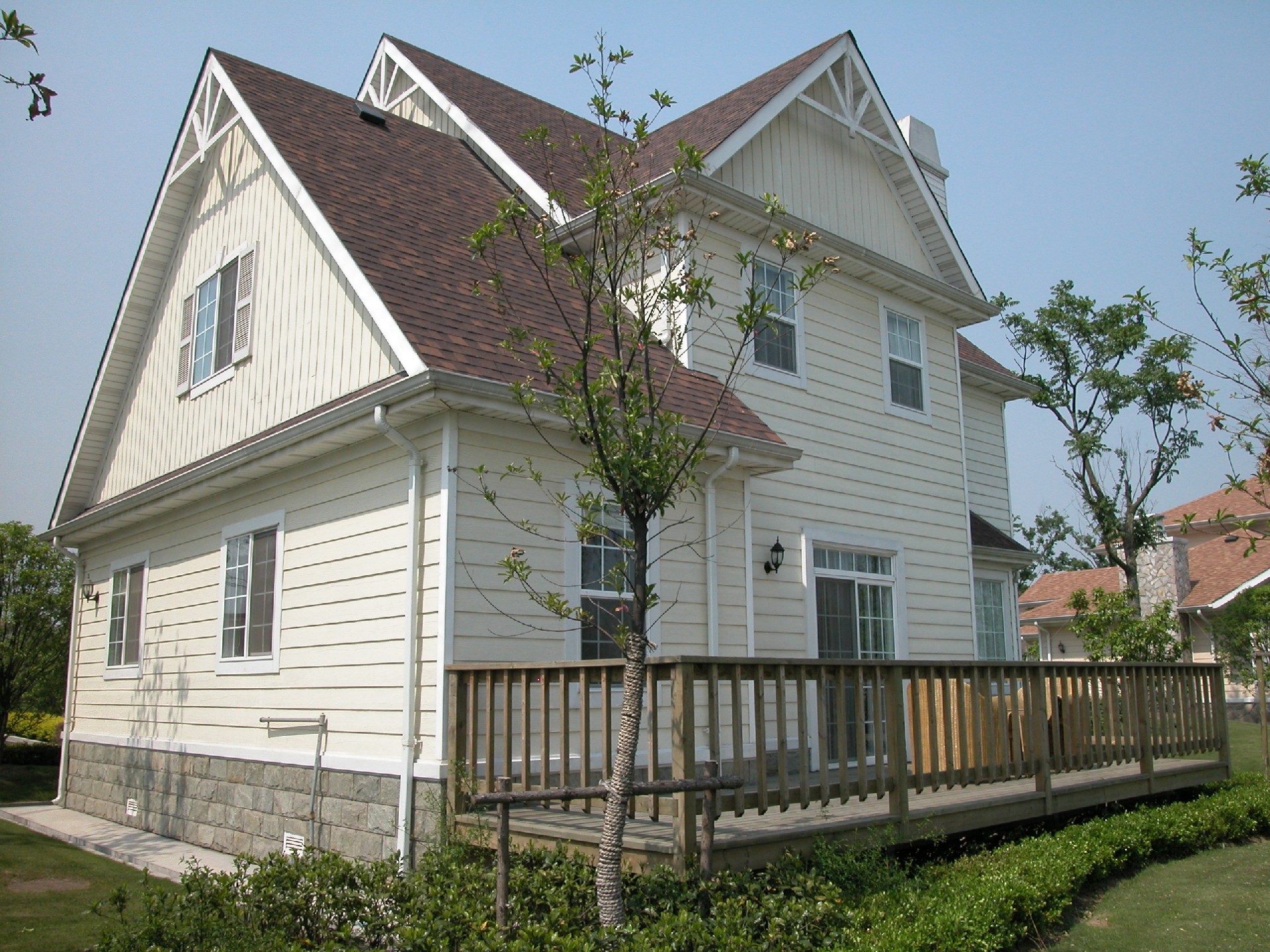 Analysis of fireproof performance of light steel structure houses